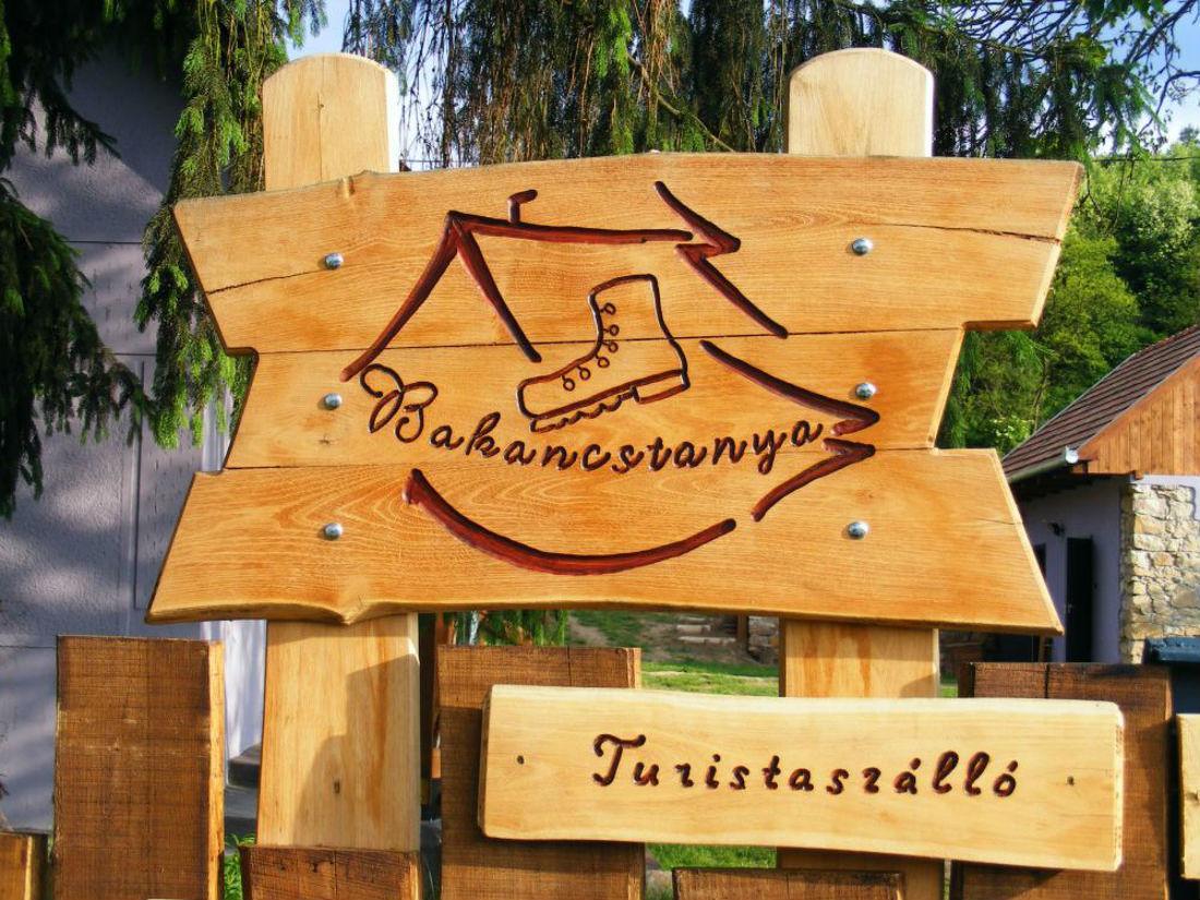 Bakancstanya Ketbodony Εξωτερικό φωτογραφία